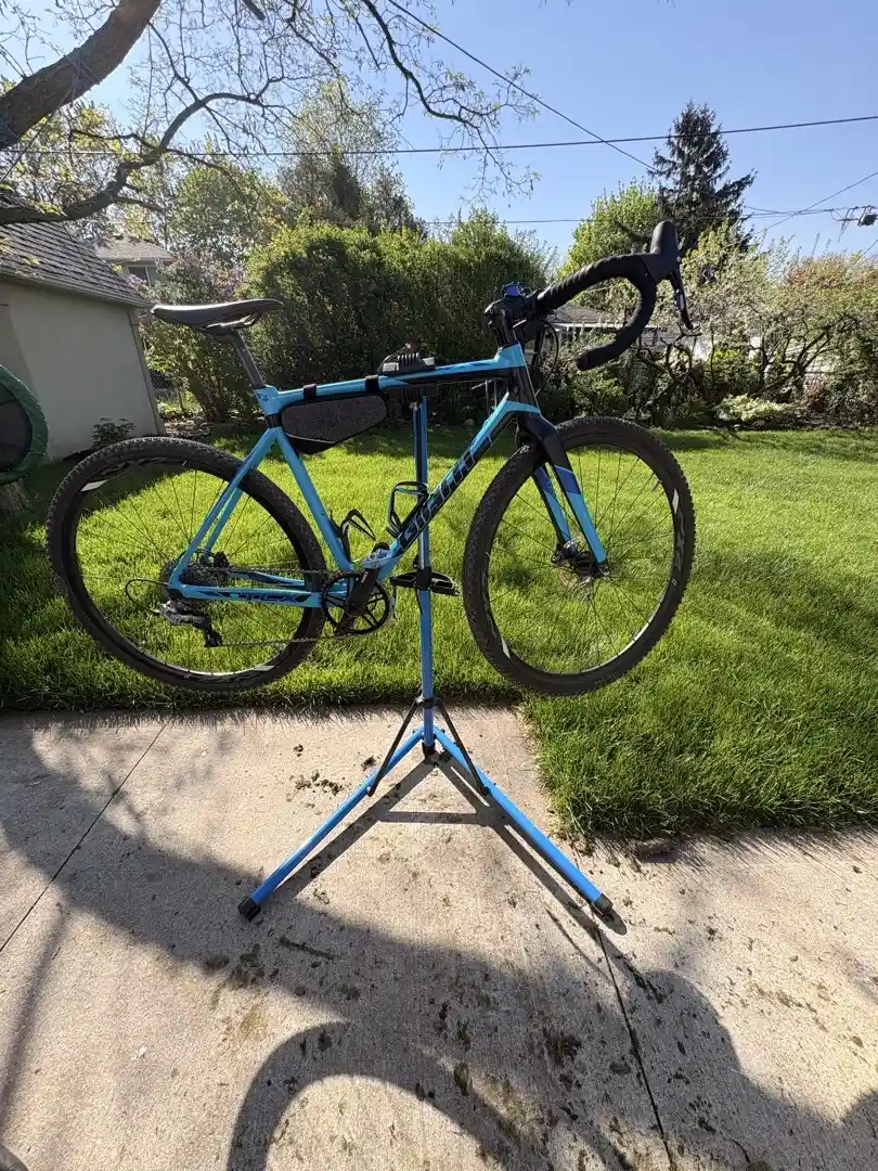 Bike repair stand