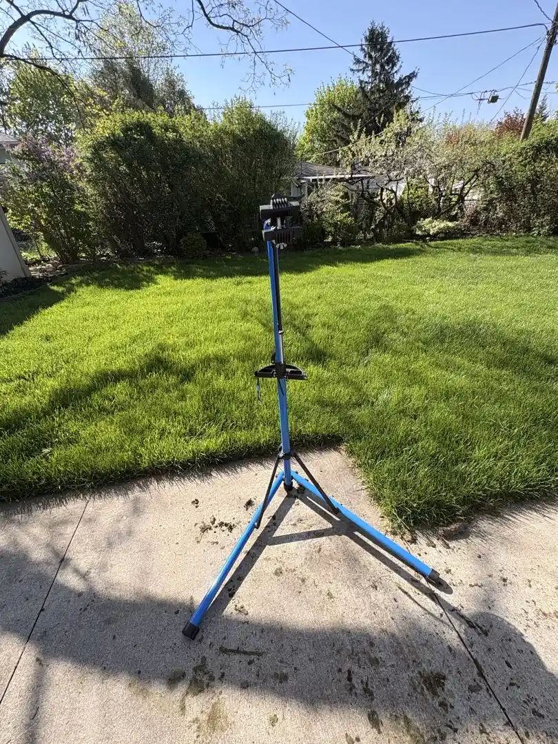 Bike repair stand
