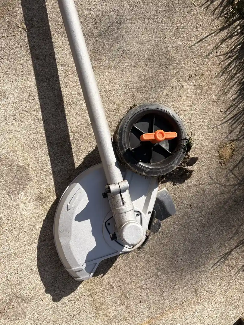 Lawn edger
