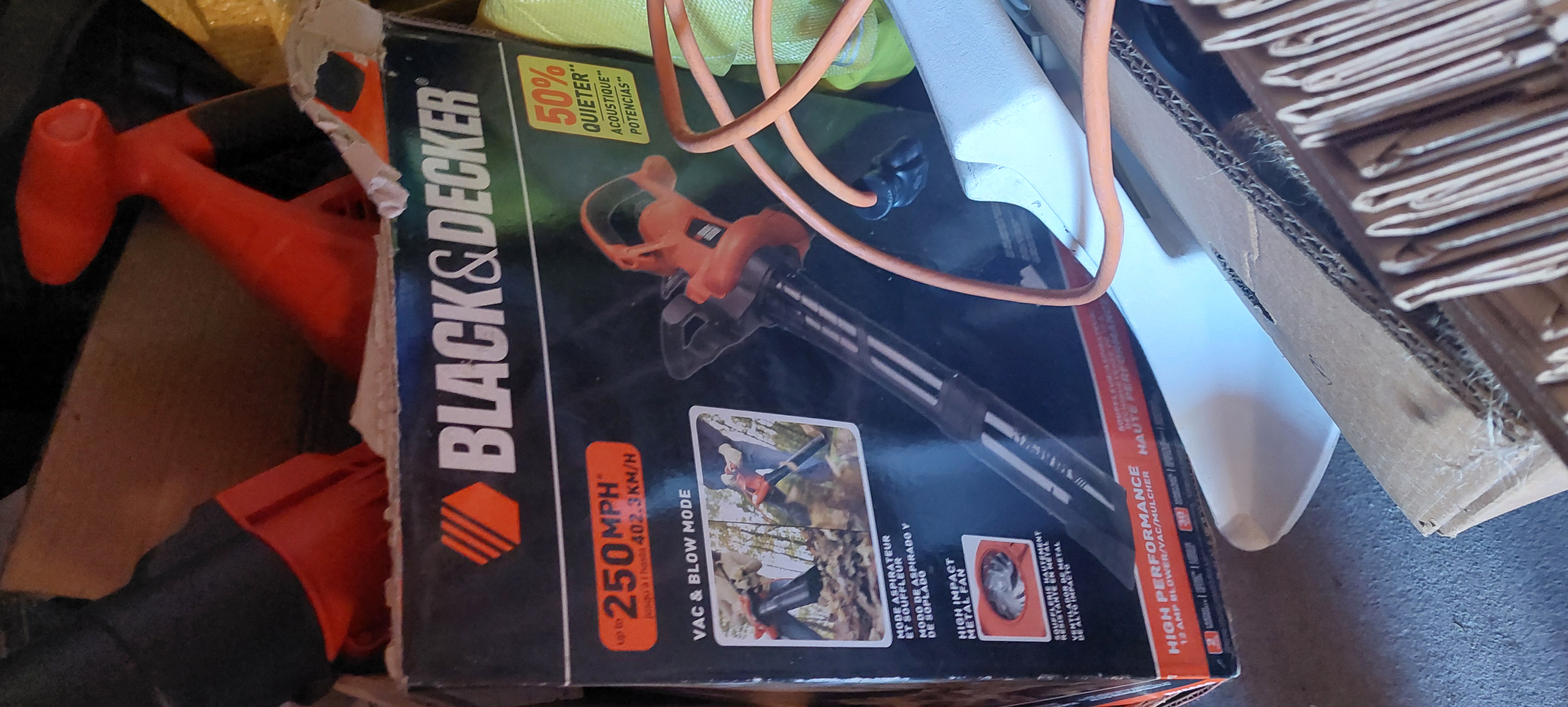 Black and Decker bv6000 Corded Leaf Blower