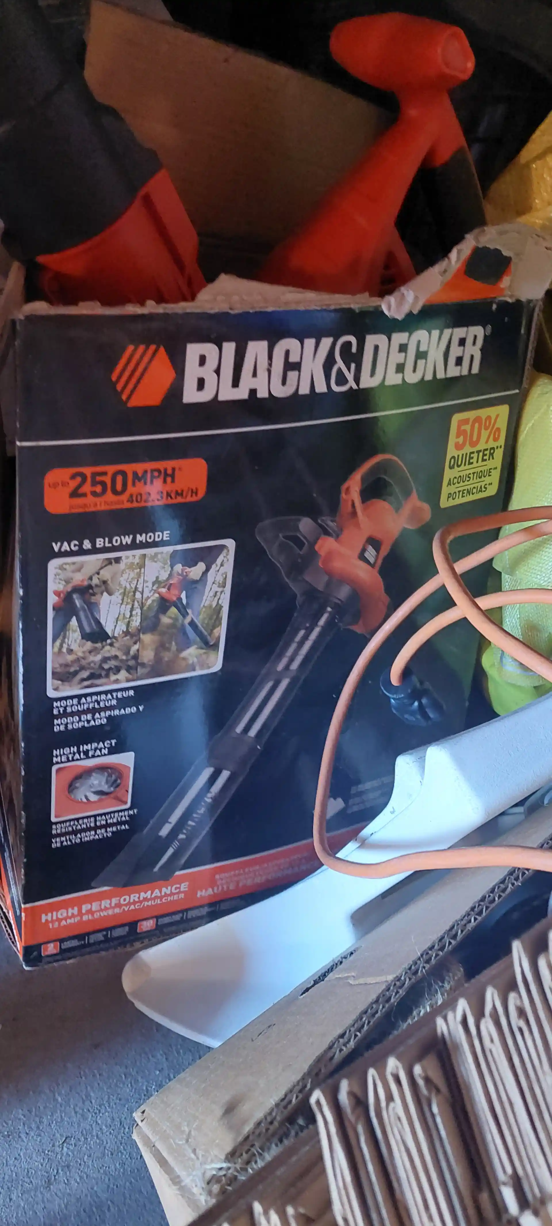 Black and Decker bv6000 Corded Leaf Blower