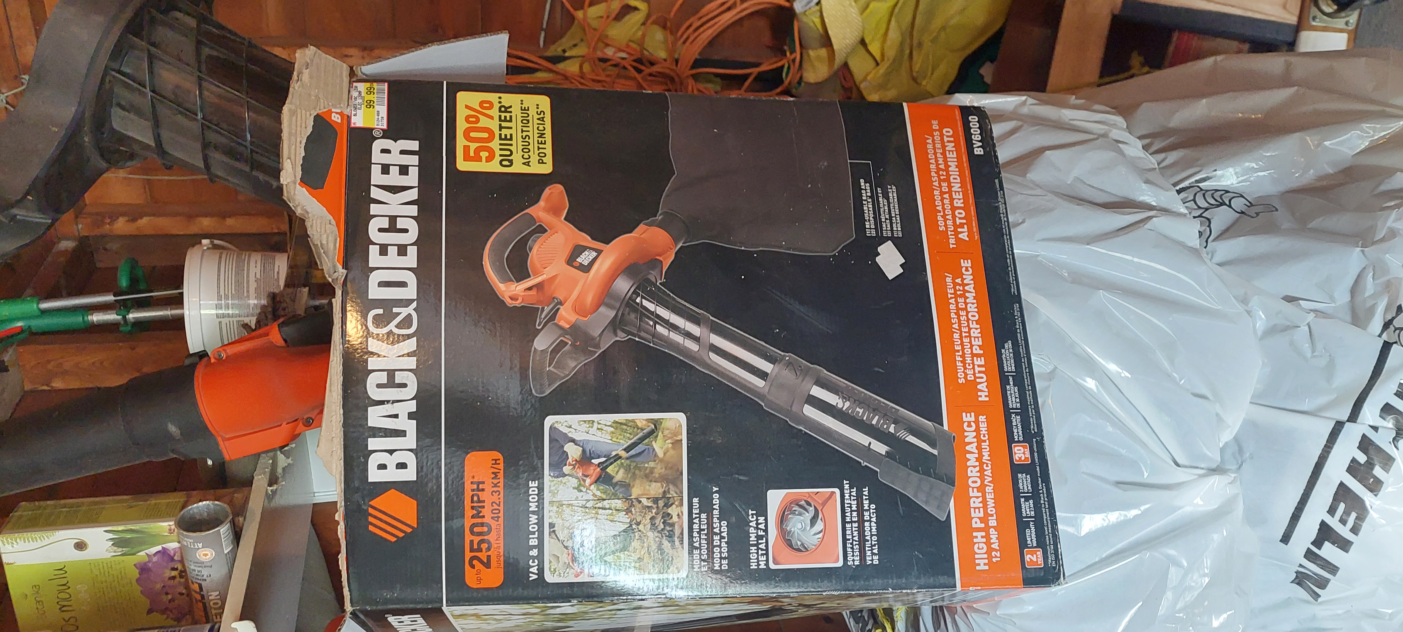 Black and Decker bv6000 Corded Leaf Blower