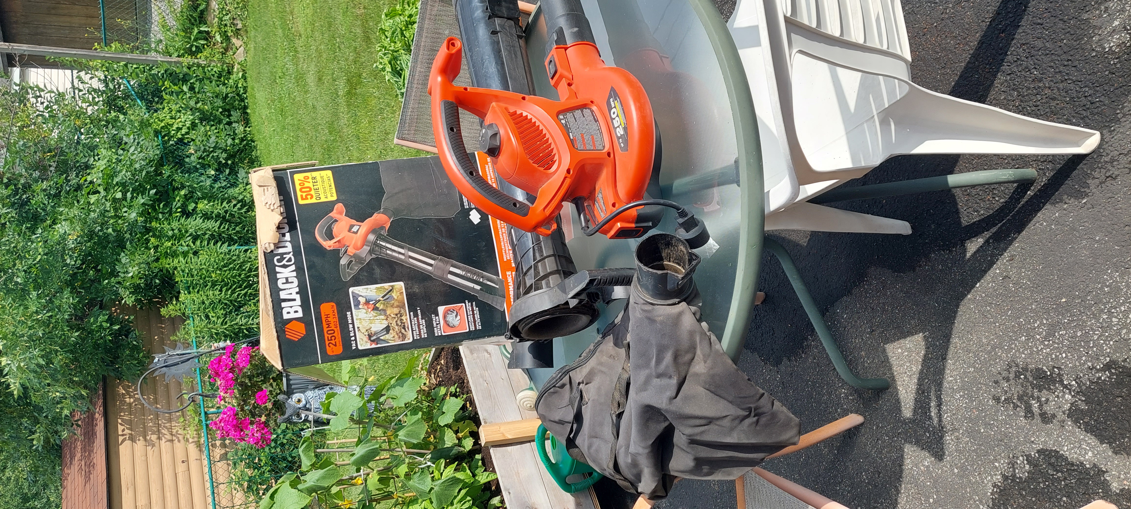 Black and Decker bv6000 Corded Leaf Blower