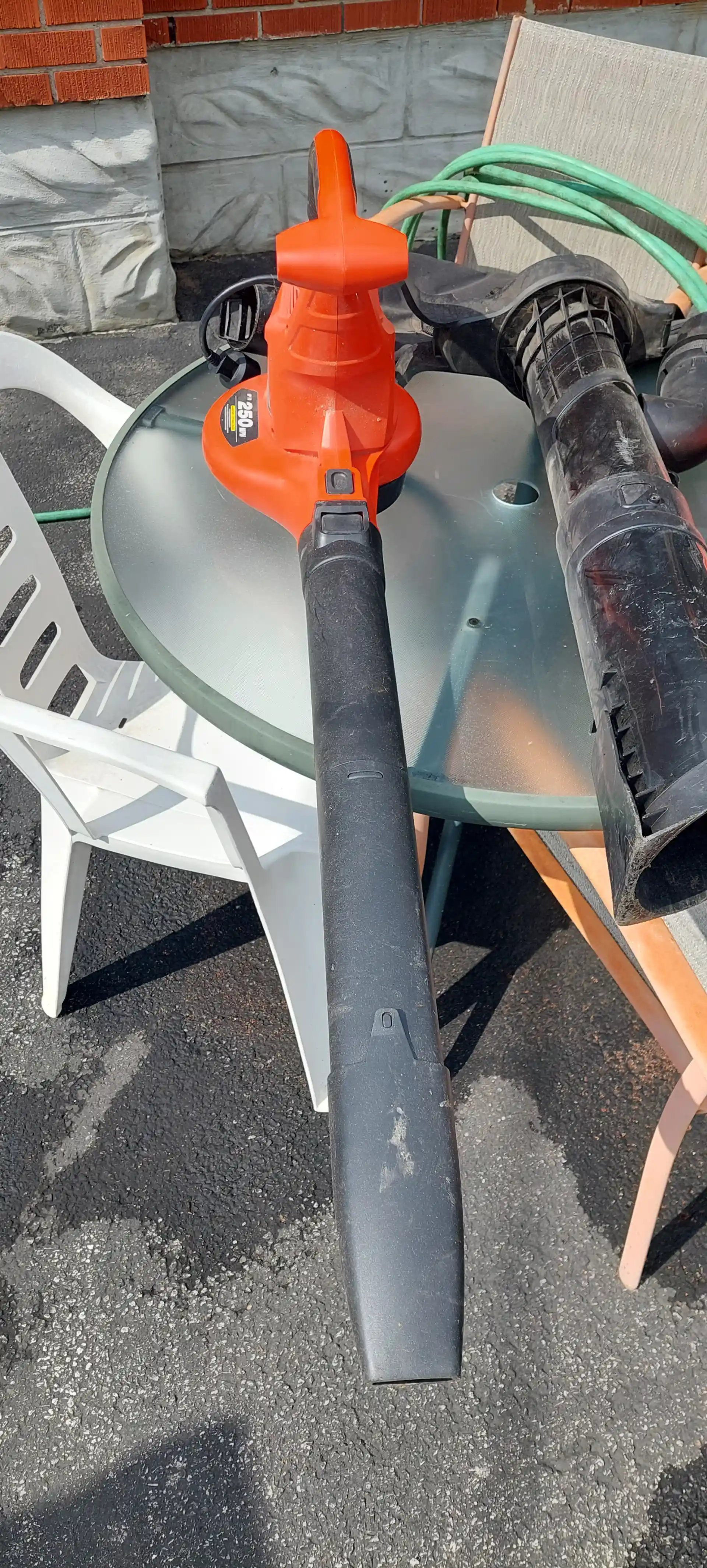 Black and Decker bv6000 Corded Leaf Blower