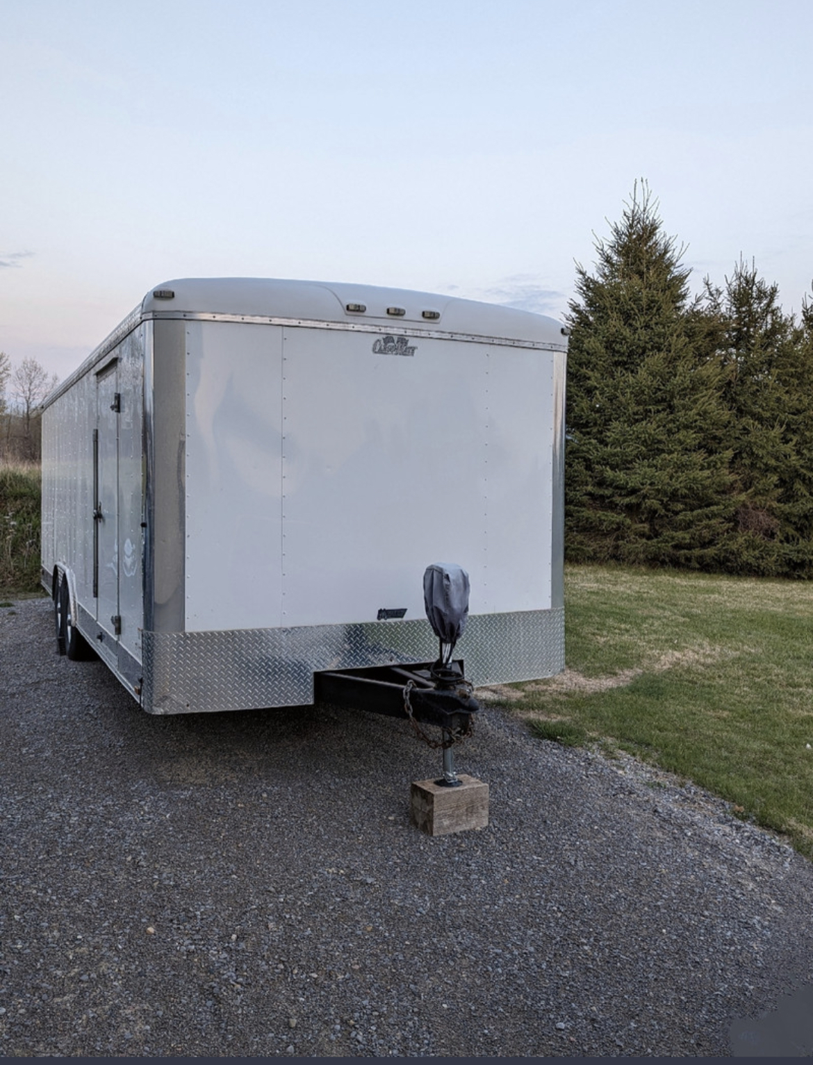 8x22 enclosed car trailer