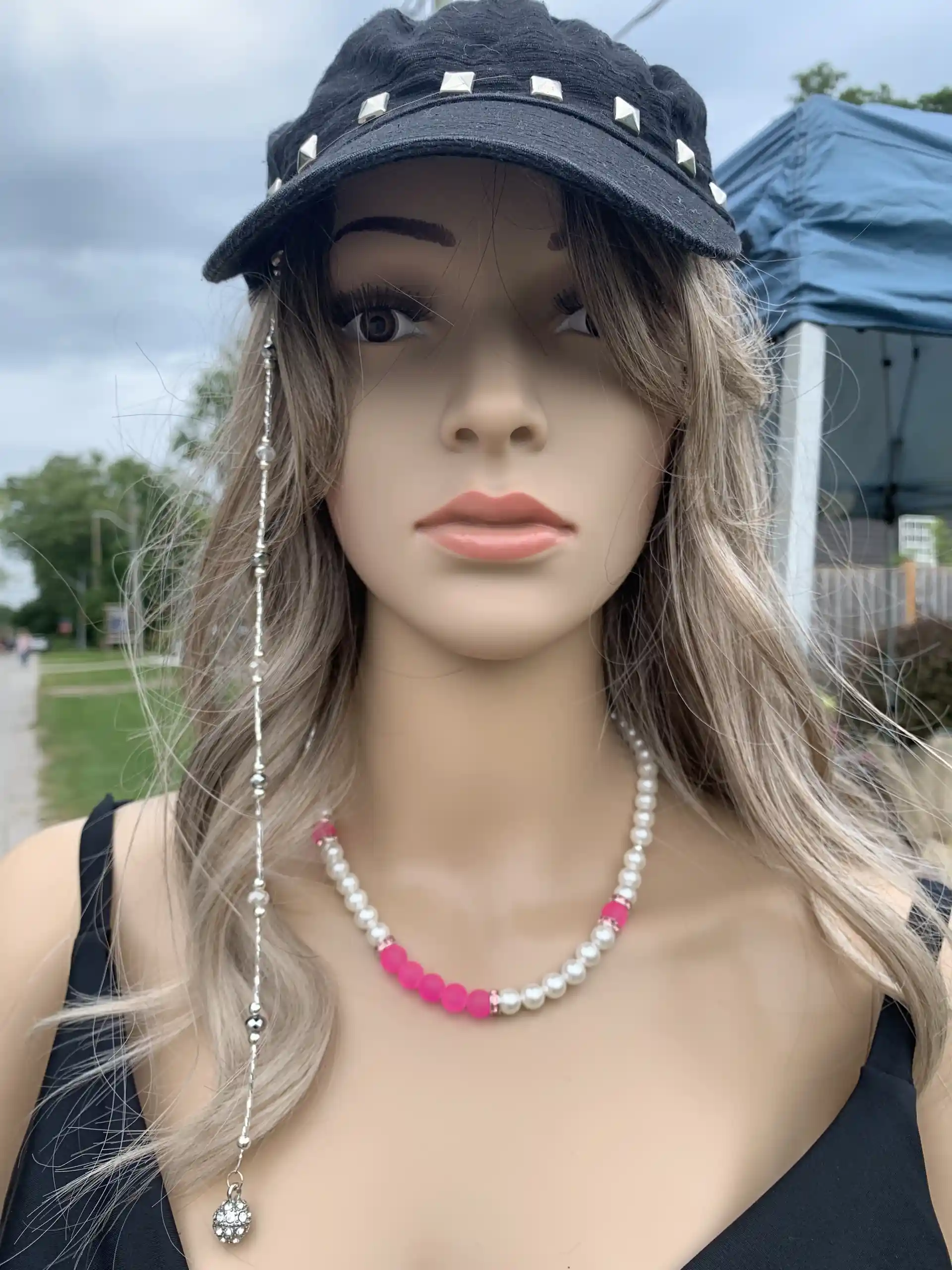 Mannequin, female.
