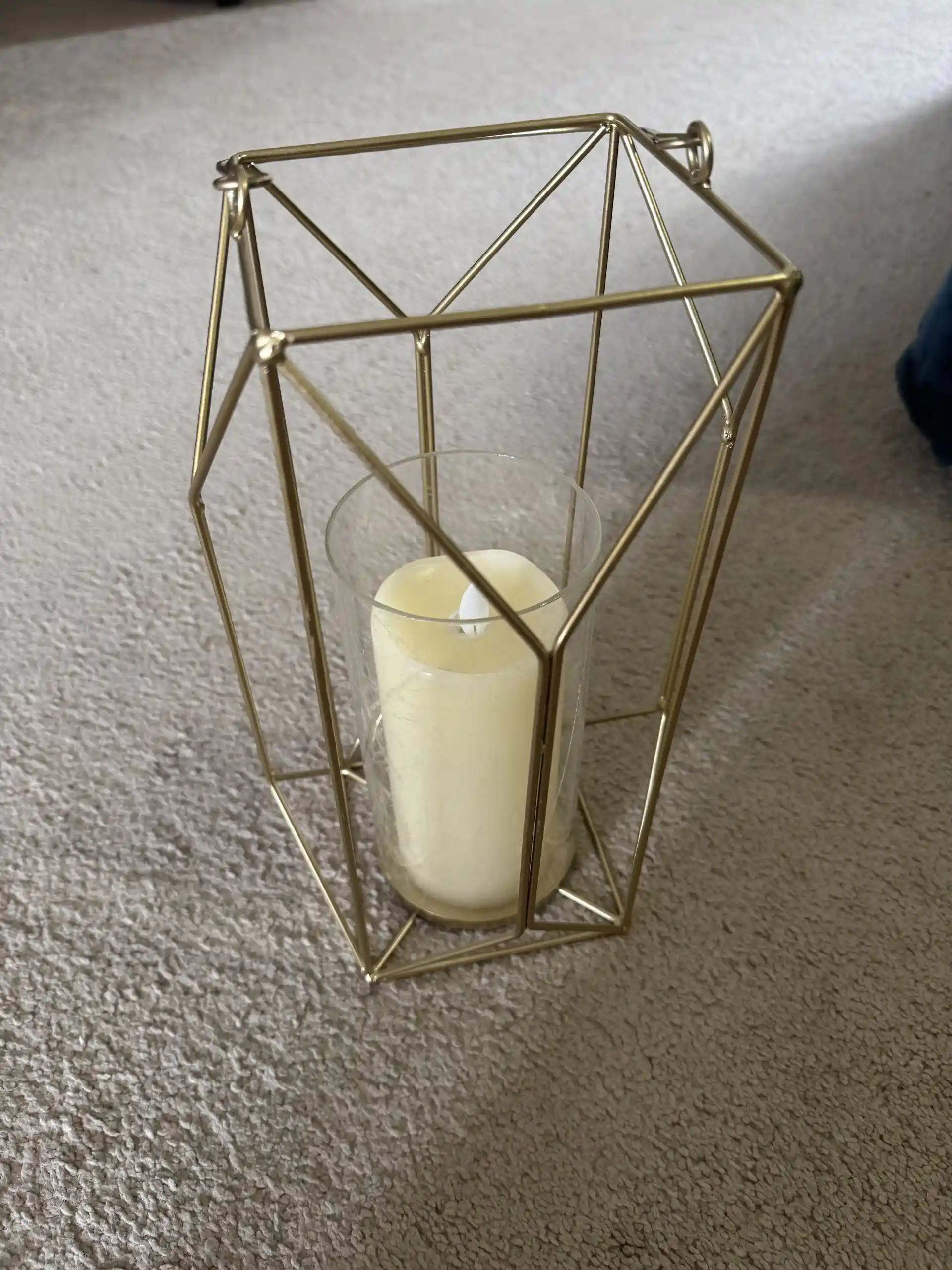 rent-hurricane candle holder