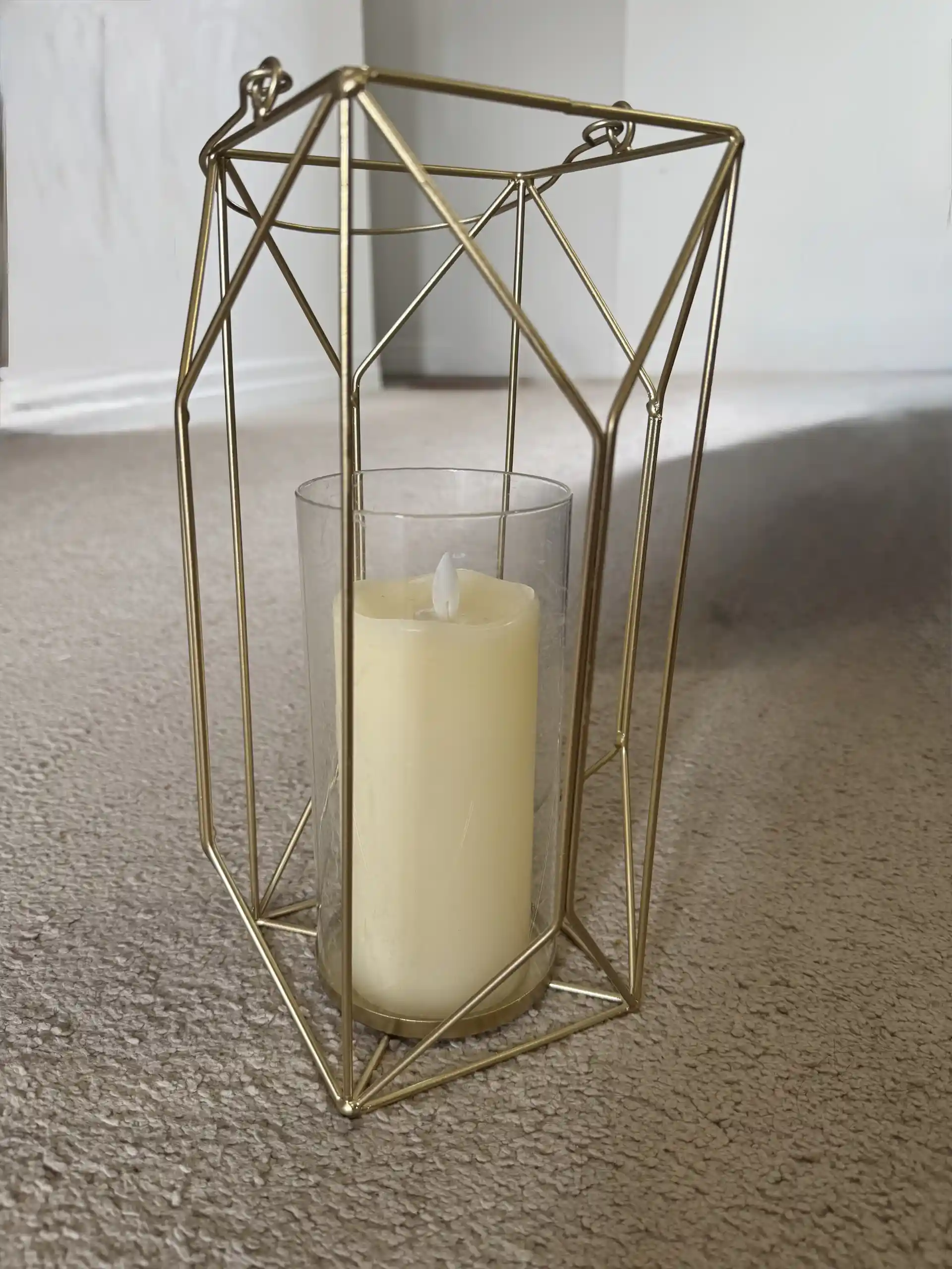 rent-hurricane candle holder