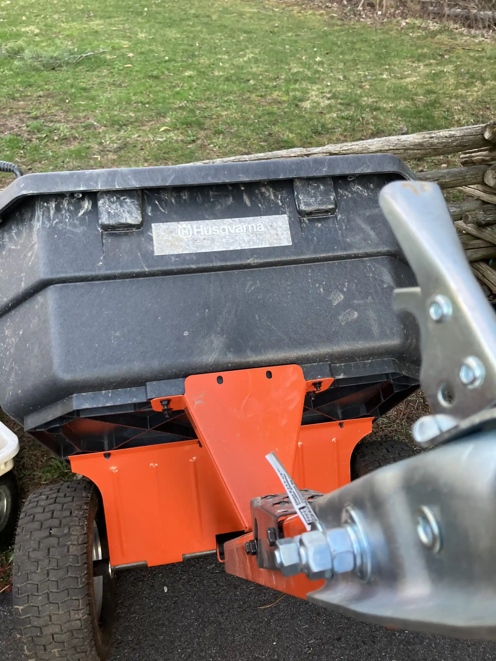 Poly Swivel Utility Dump Cart