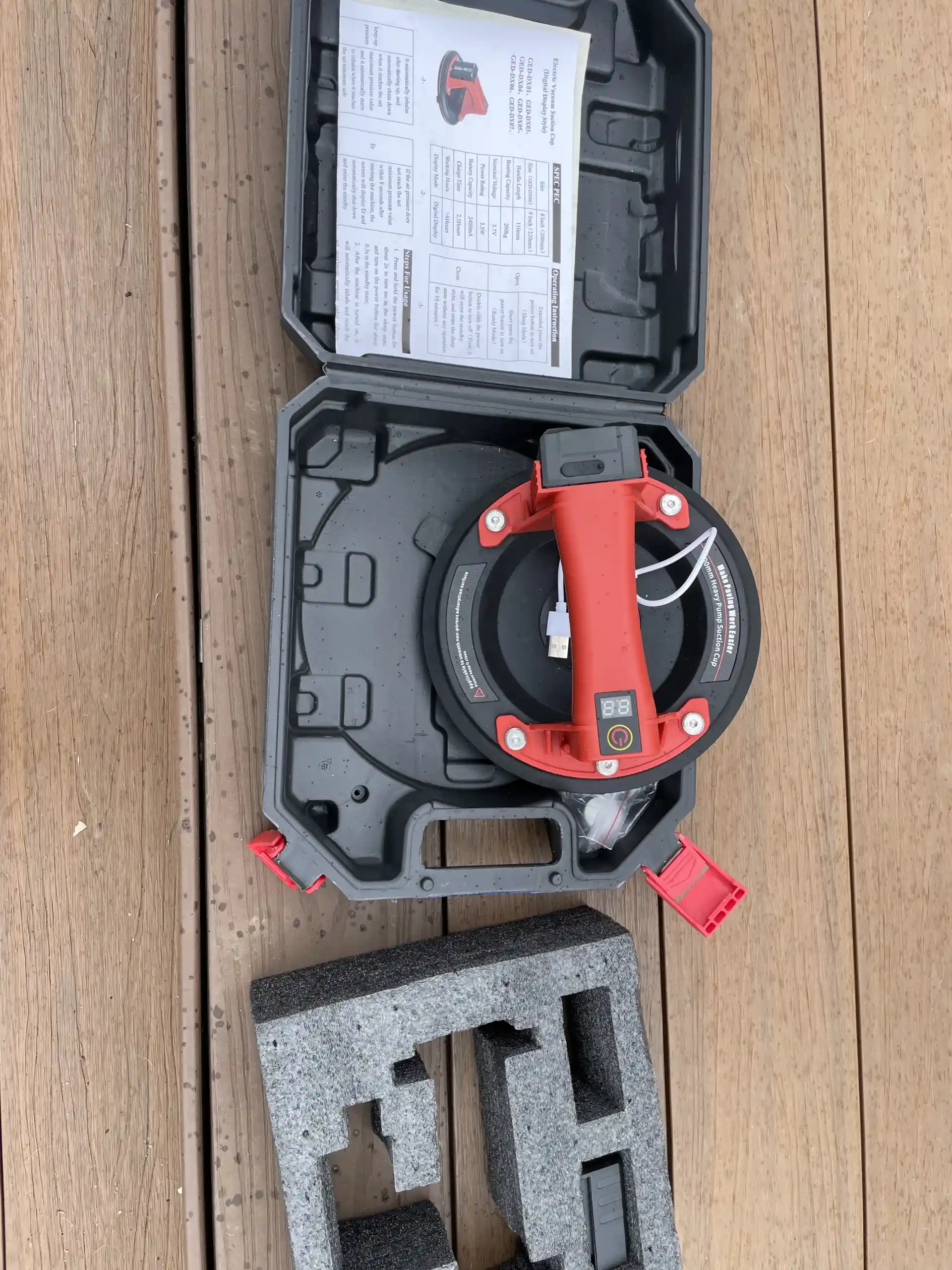 Powered suction lifter