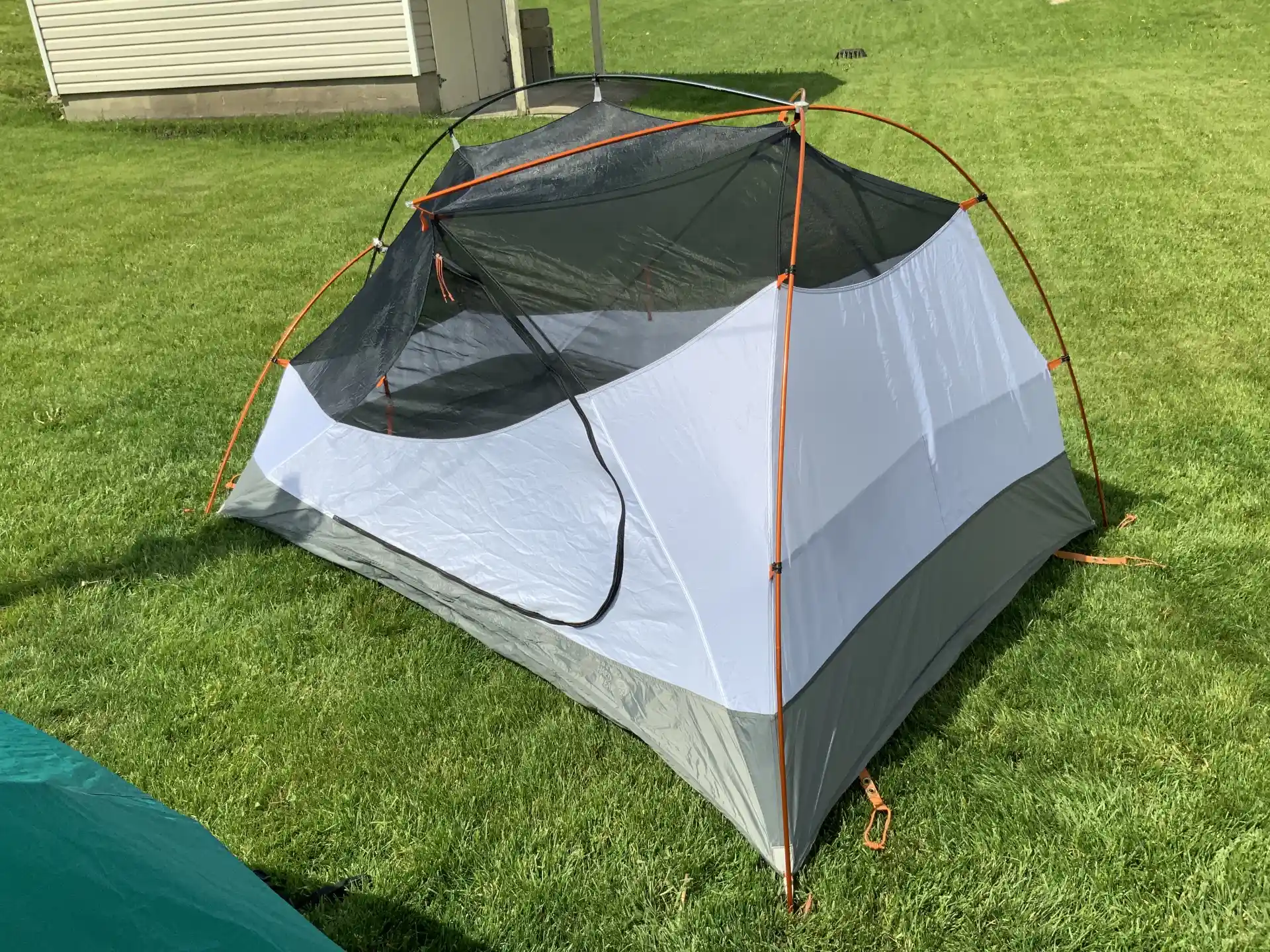 Mountain Hardware 3 person backpacking tent