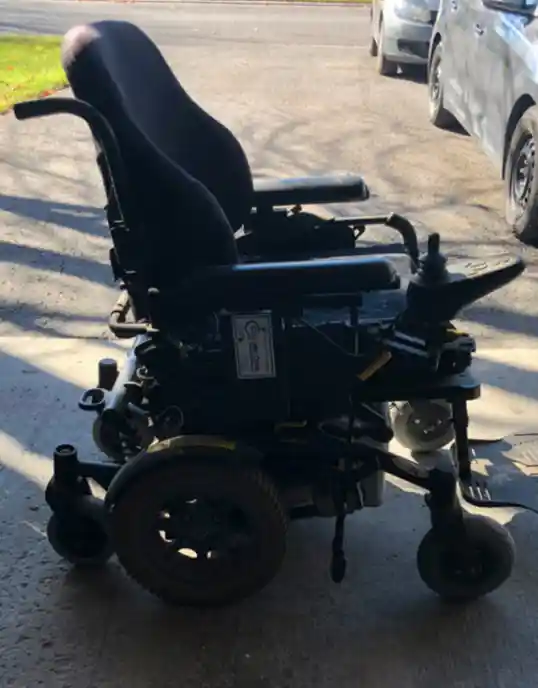 Electric wheelchair