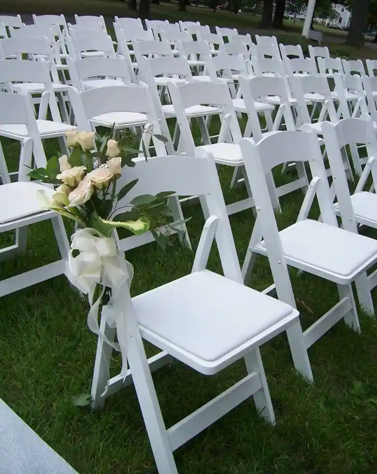WHITE RESIN WEDDING FOLDING CHAIRS