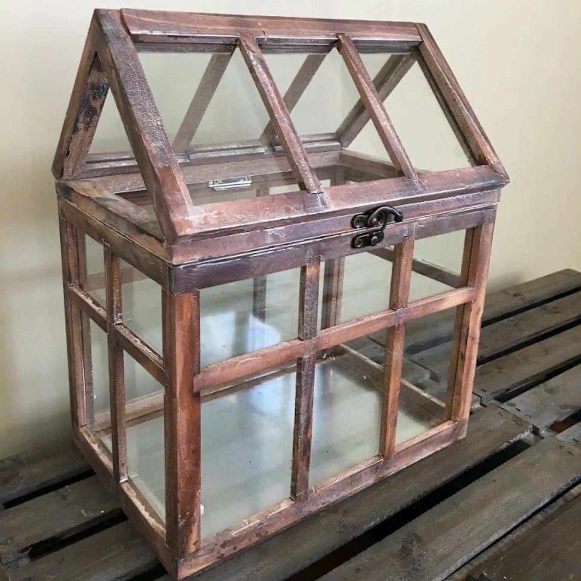 DIstressed Wood Greenhouse Card Box