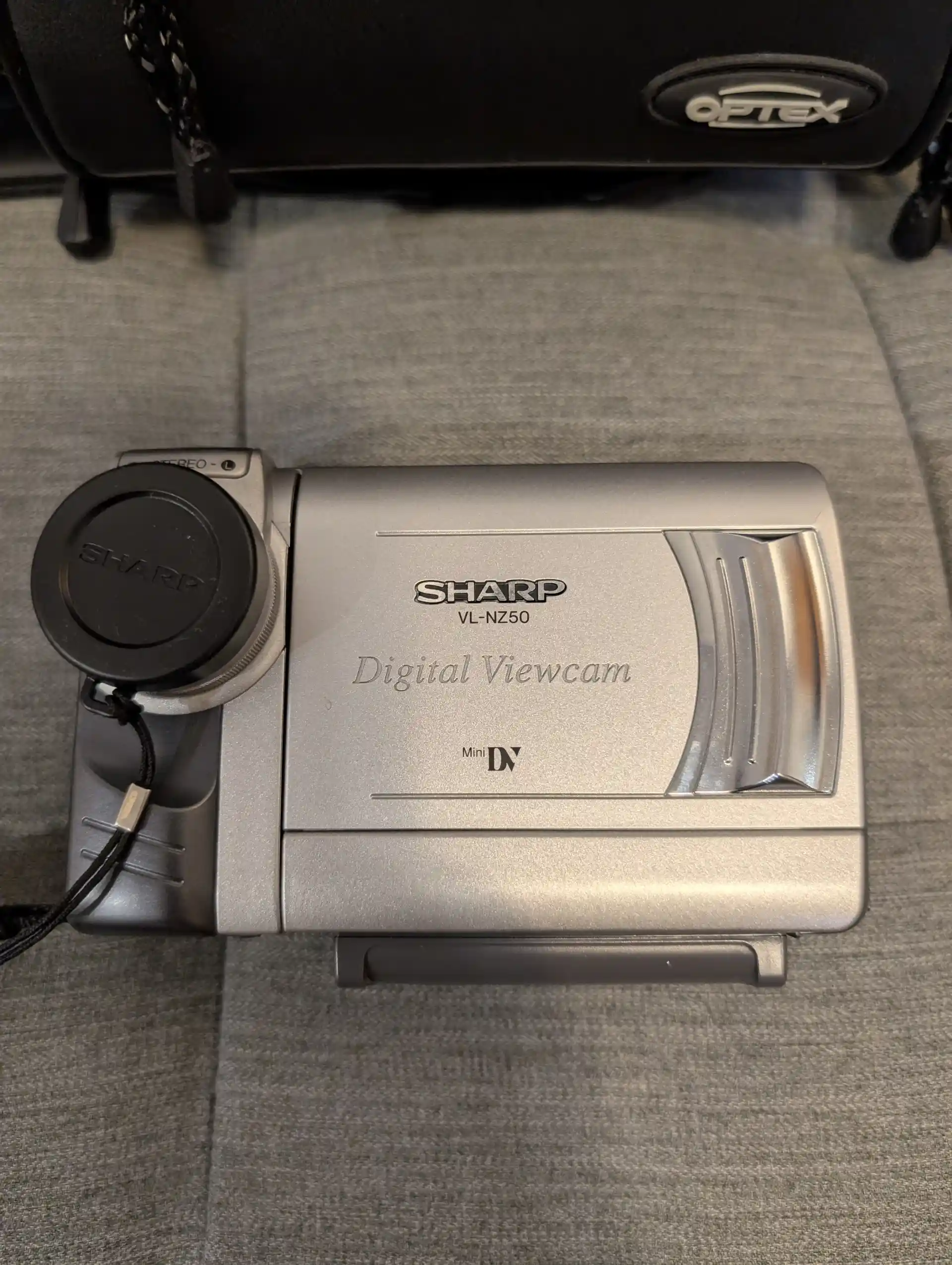 Sharp VL-NZ50 Mini DV Camcorder