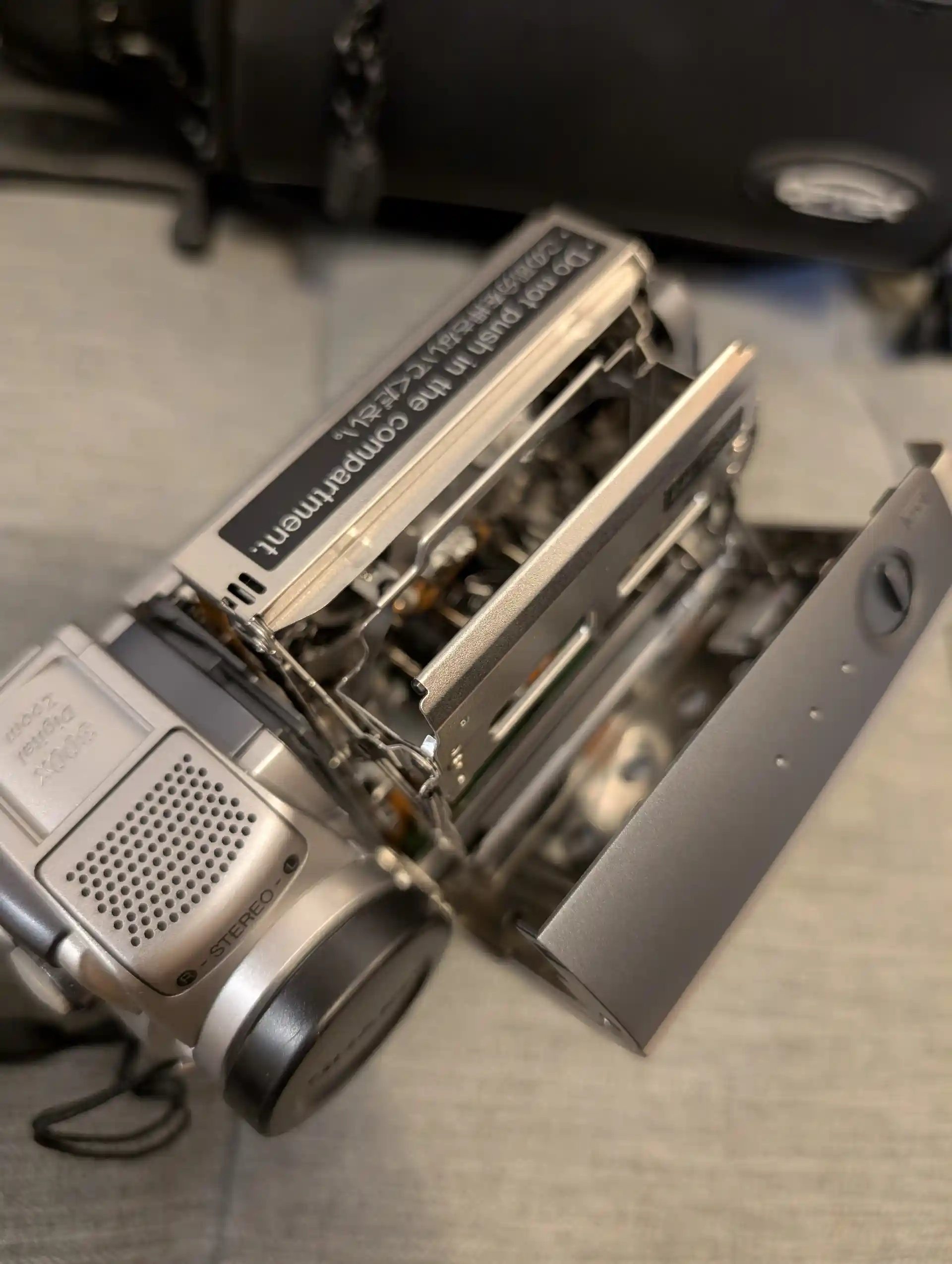 Sharp VL-NZ50 Mini DV Camcorder