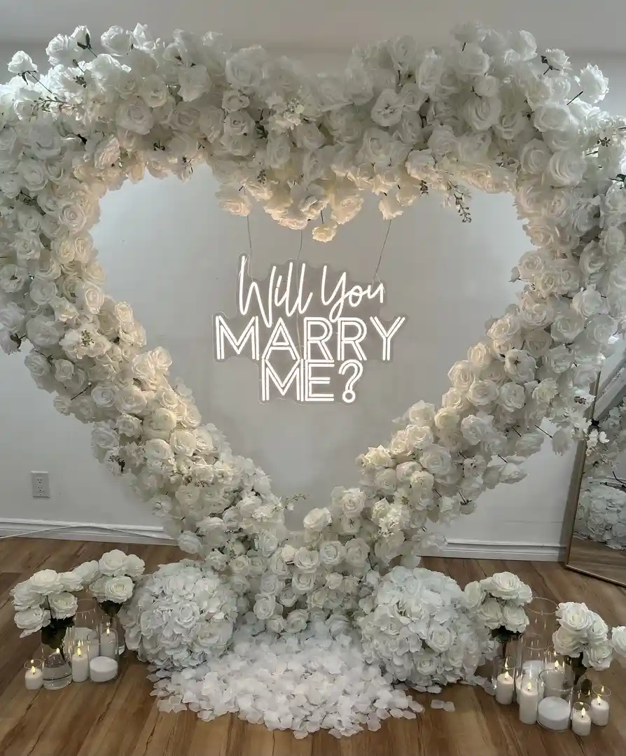 White Heart Arch Rental – Perfect for Proposals