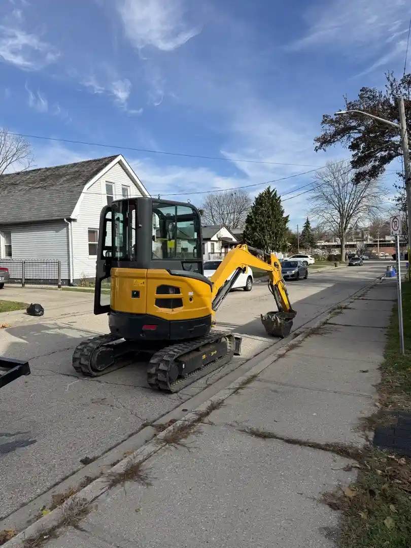 2.7 ton excavator
