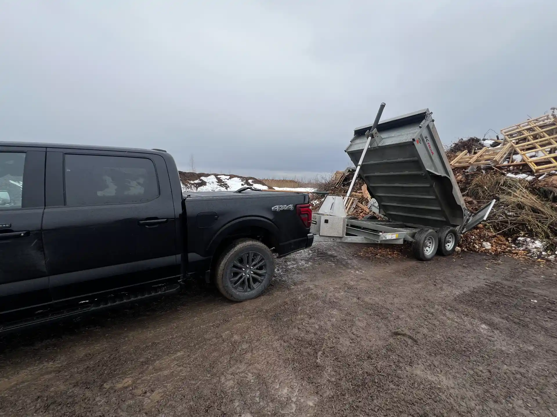 6x10ft Dump Trailer (with ramps)