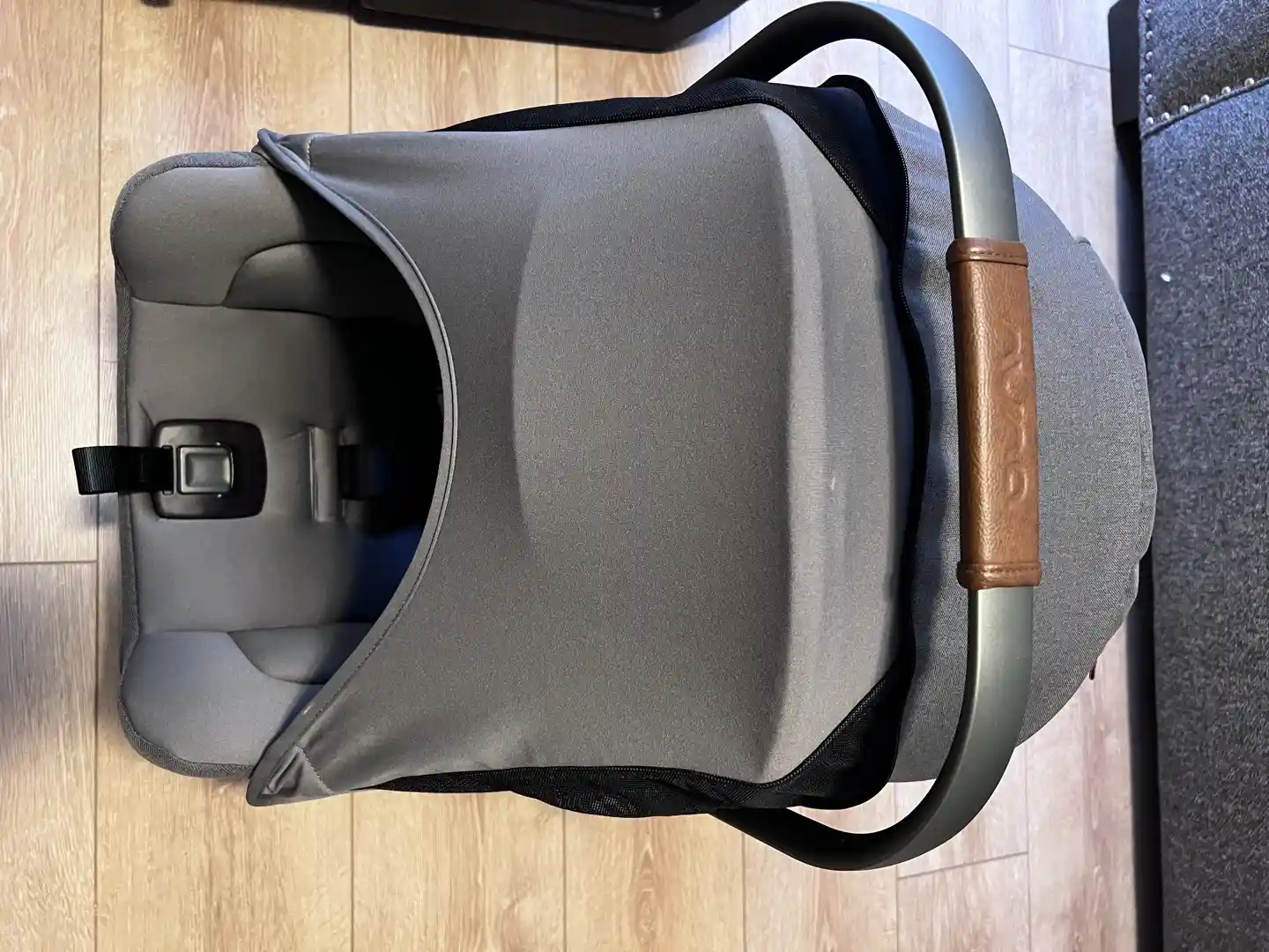 Nuna Mixx Infant Car Seat with base