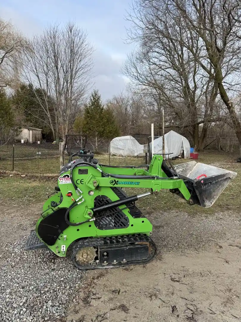 50Mt Mini Skidsteer for rent