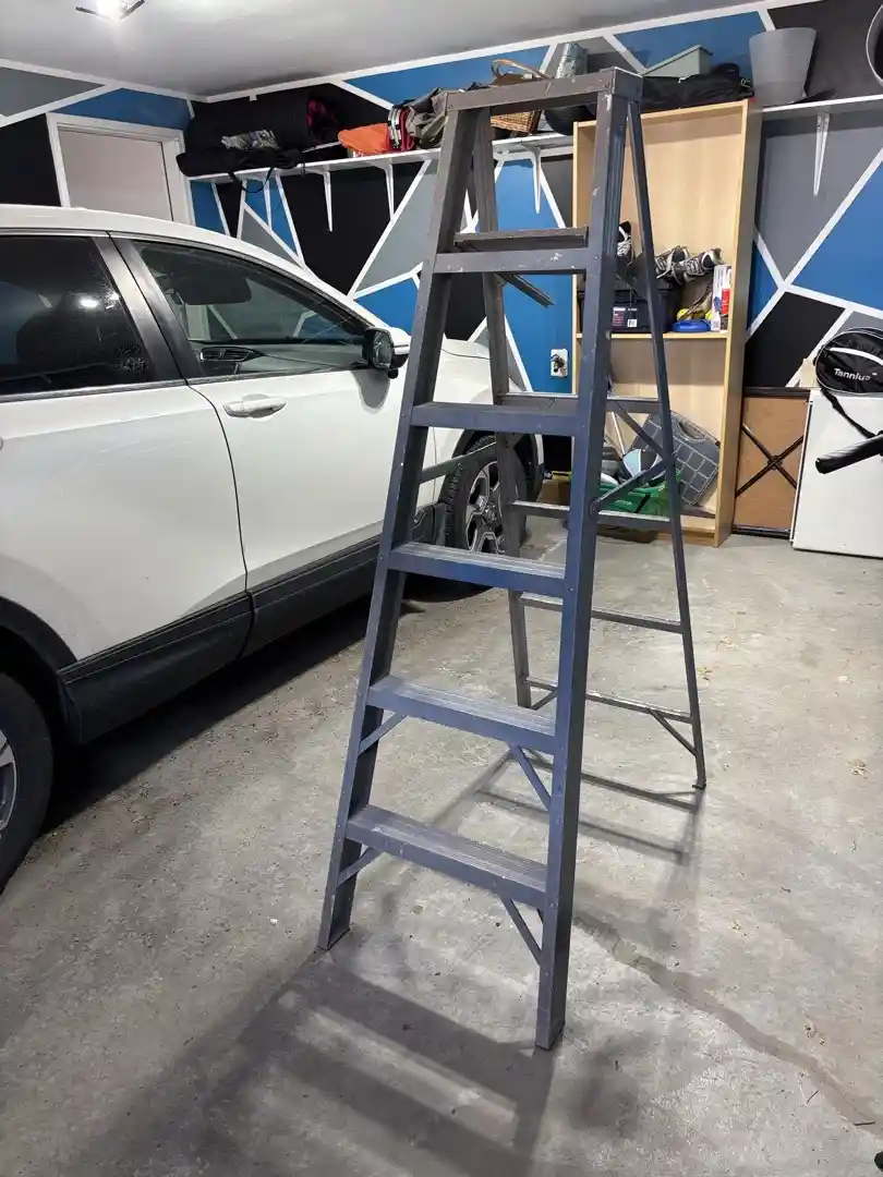 6 foot metal ladder