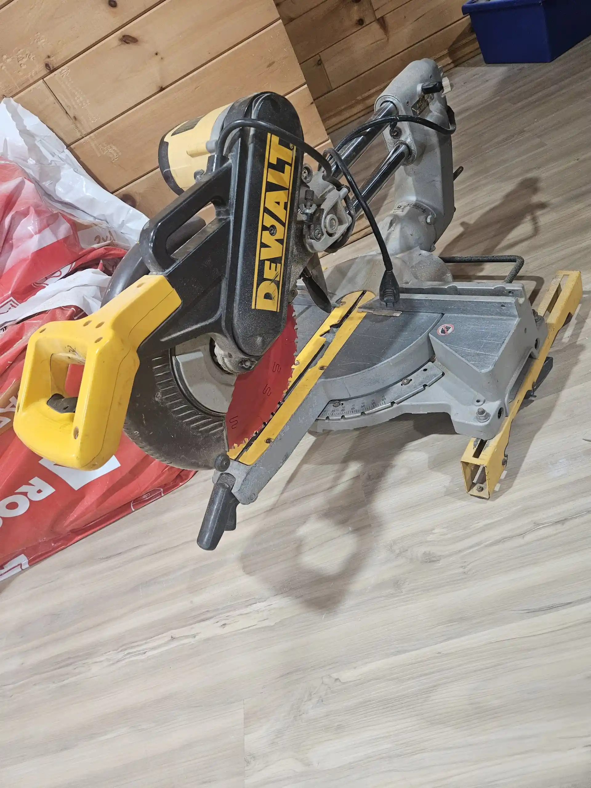 Dewalt Miter Saw and Stand