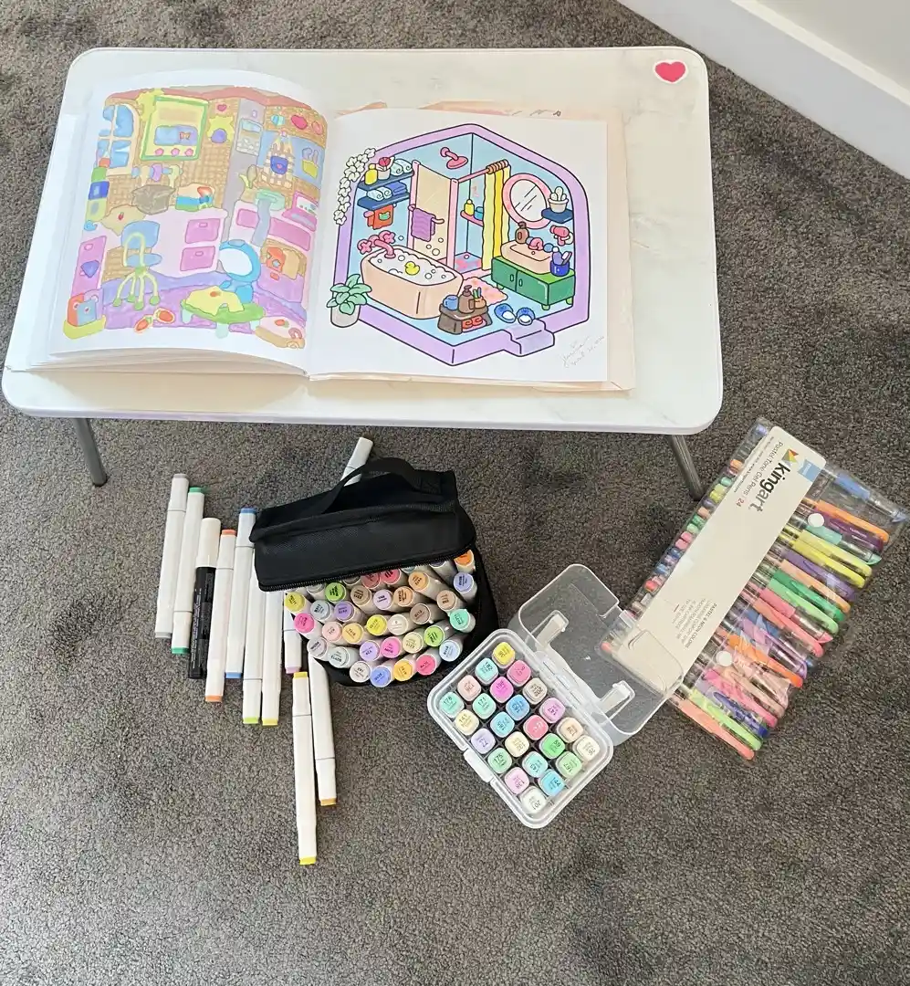 105 pcs. Coloring Markers and Pens