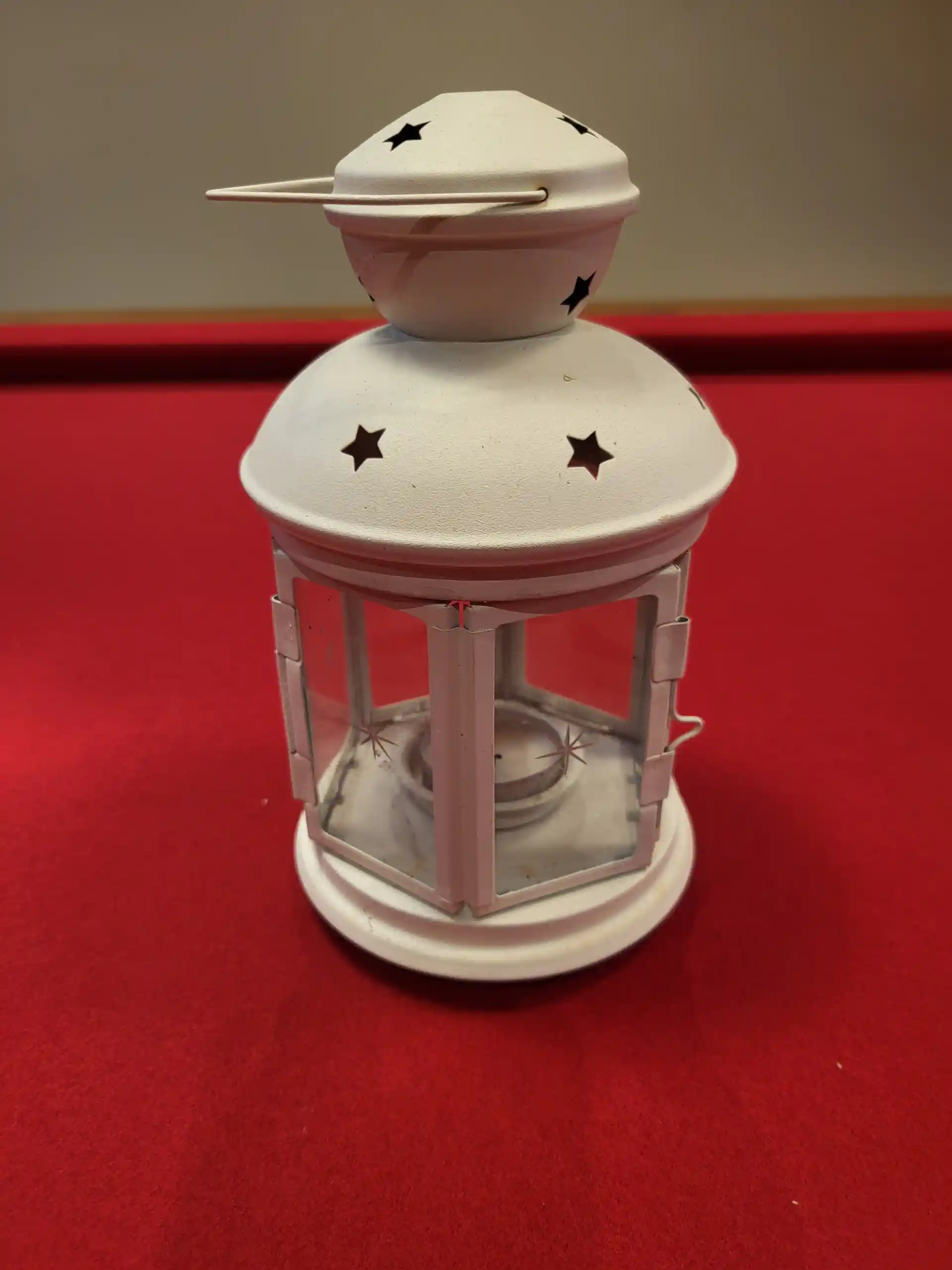 16 White Lanterns